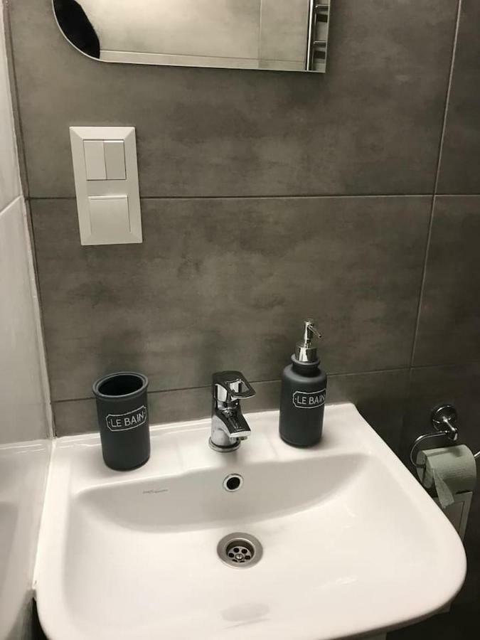 New Appartment-Studio Іn The Center Of Лвив Екстериор снимка